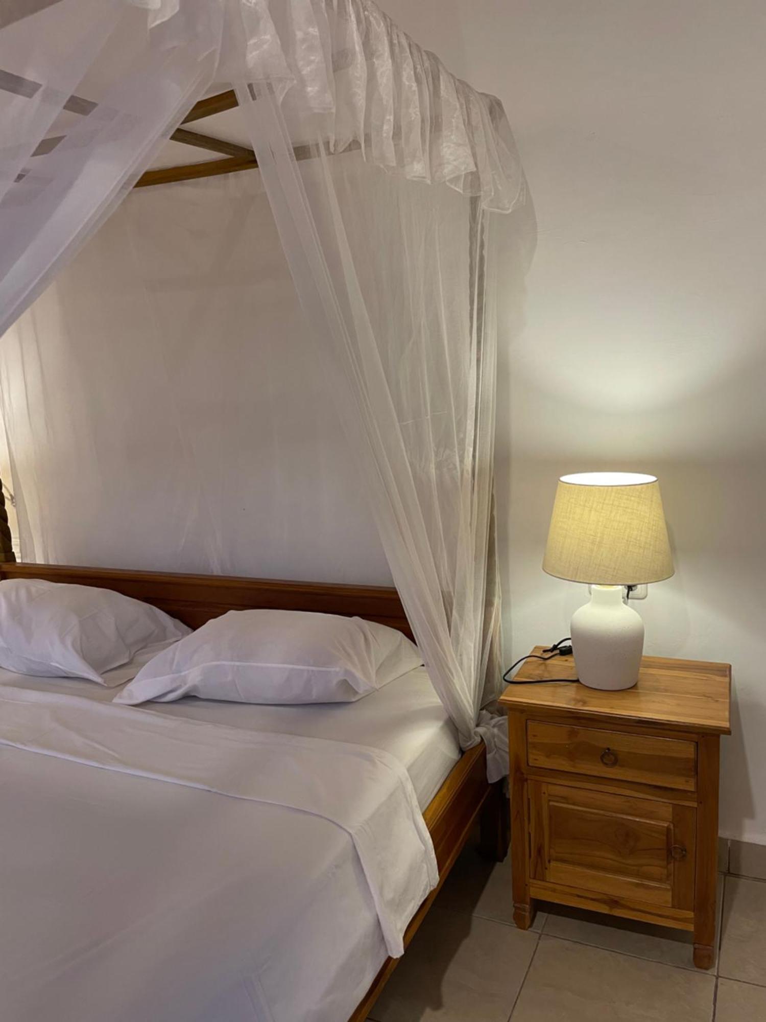 Hotel Kubu Elsa Bali Lovina Zimmer foto